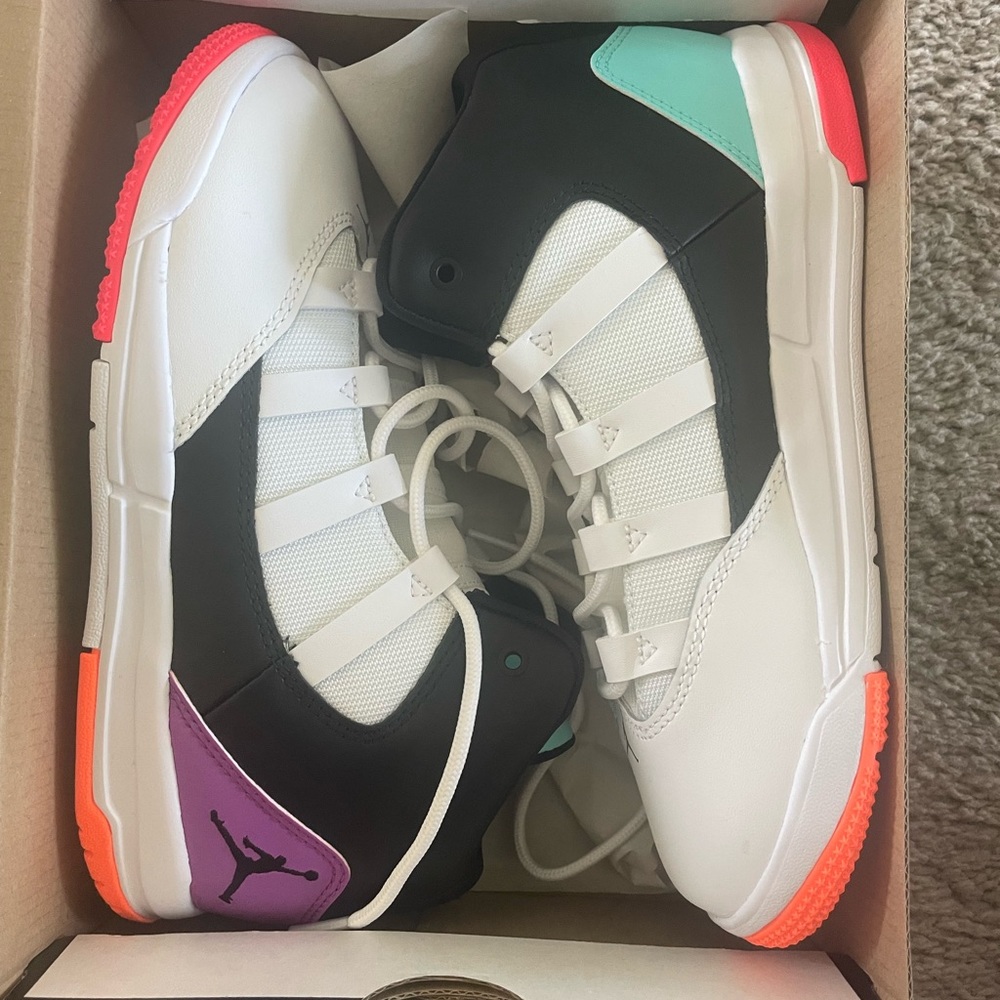 Jordan Max Aura size 3Y